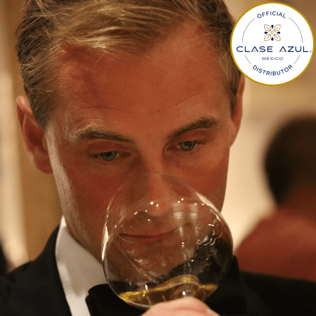 Johan Lagergren, Clase Azul distributör